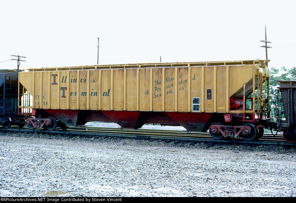 Illinois Terminal 4750 cf covered hopper ITC #1859